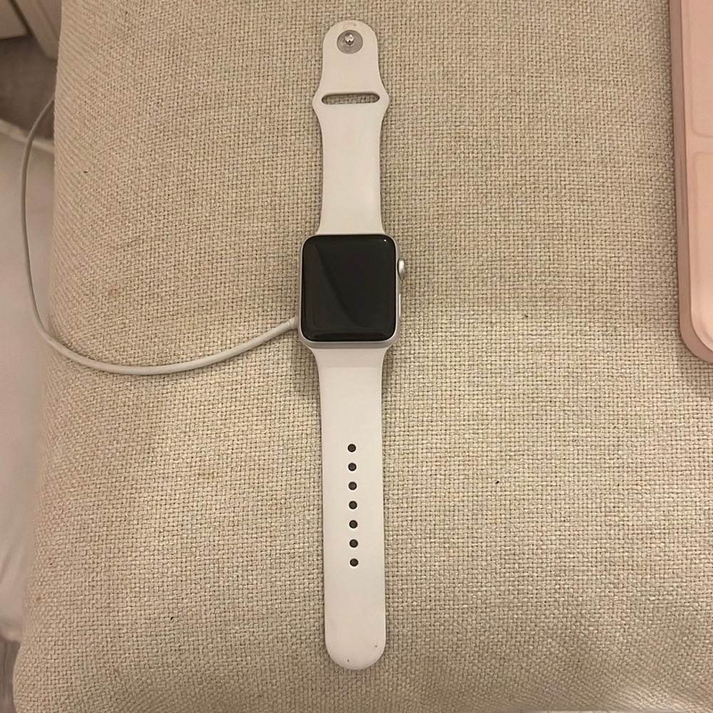 Apple Watch Series 3, perfect condition, only worn a few times. 42 mm screen